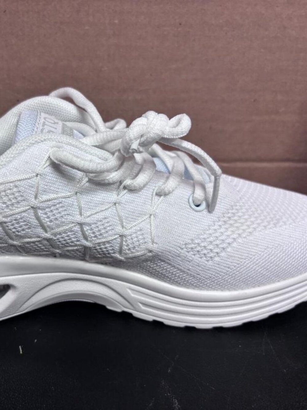 Womens size 8 STQ Sneaker